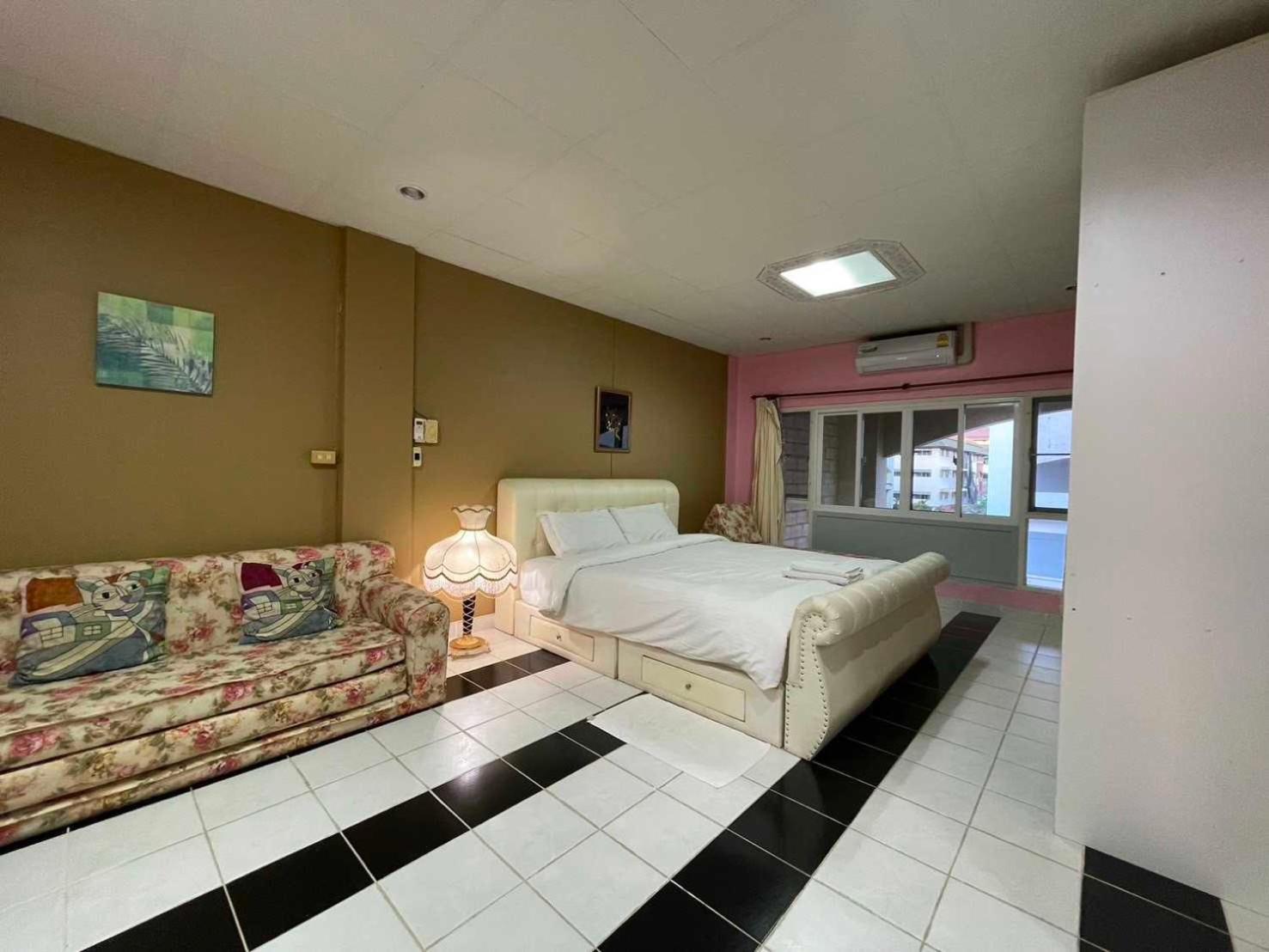 Oyo 75486 Anna Residence Jomtien Ngoại thất bức ảnh