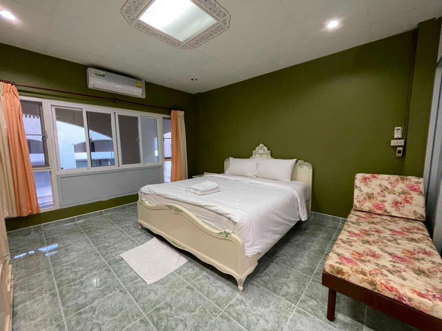 Oyo 75486 Anna Residence Jomtien Ngoại thất bức ảnh