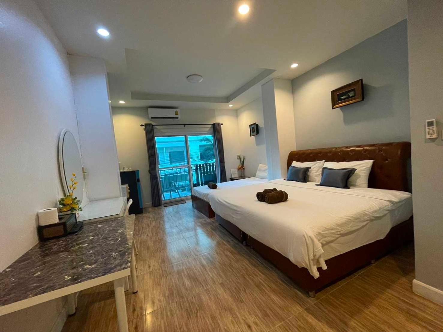 Oyo 75486 Anna Residence Jomtien Ngoại thất bức ảnh