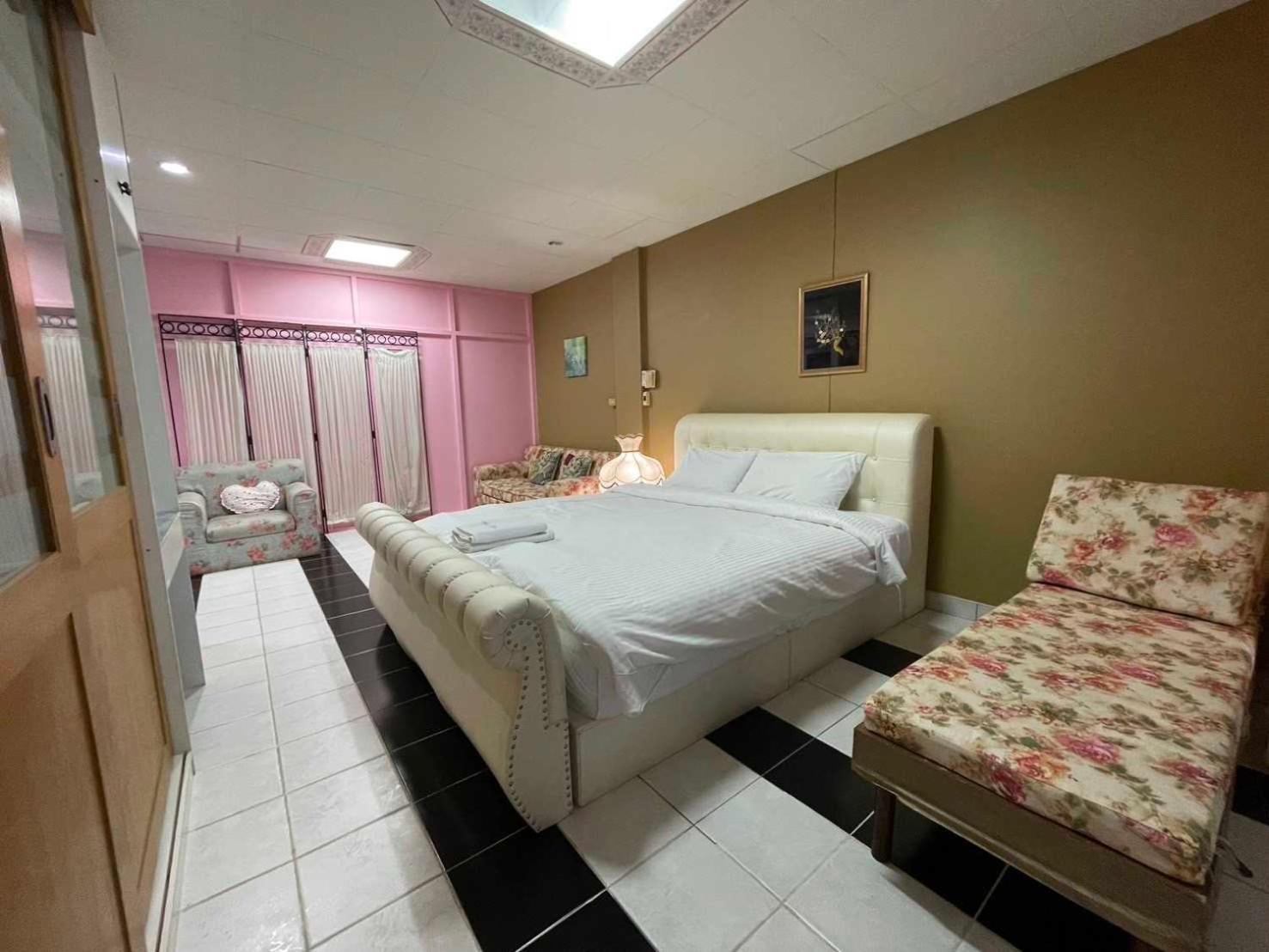 Oyo 75486 Anna Residence Jomtien Ngoại thất bức ảnh