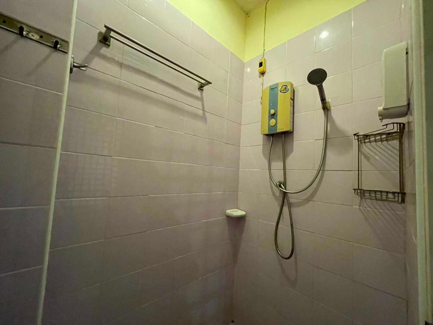 Oyo 75486 Anna Residence Jomtien Ngoại thất bức ảnh