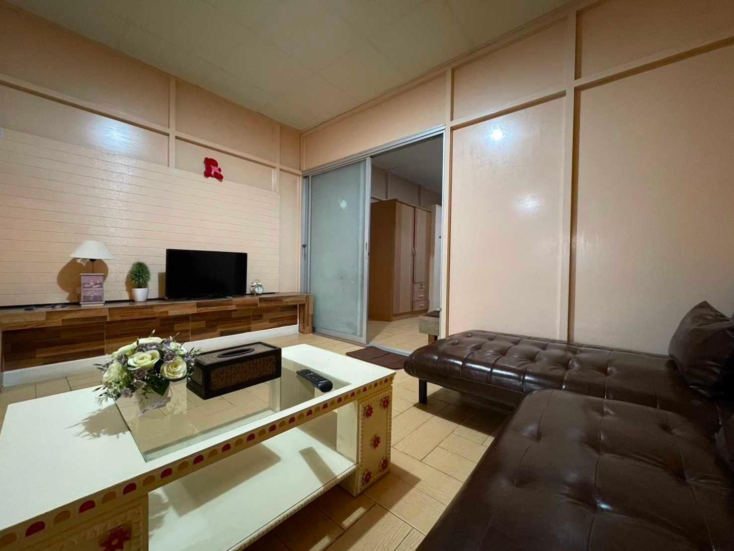 Oyo 75486 Anna Residence Jomtien Ngoại thất bức ảnh