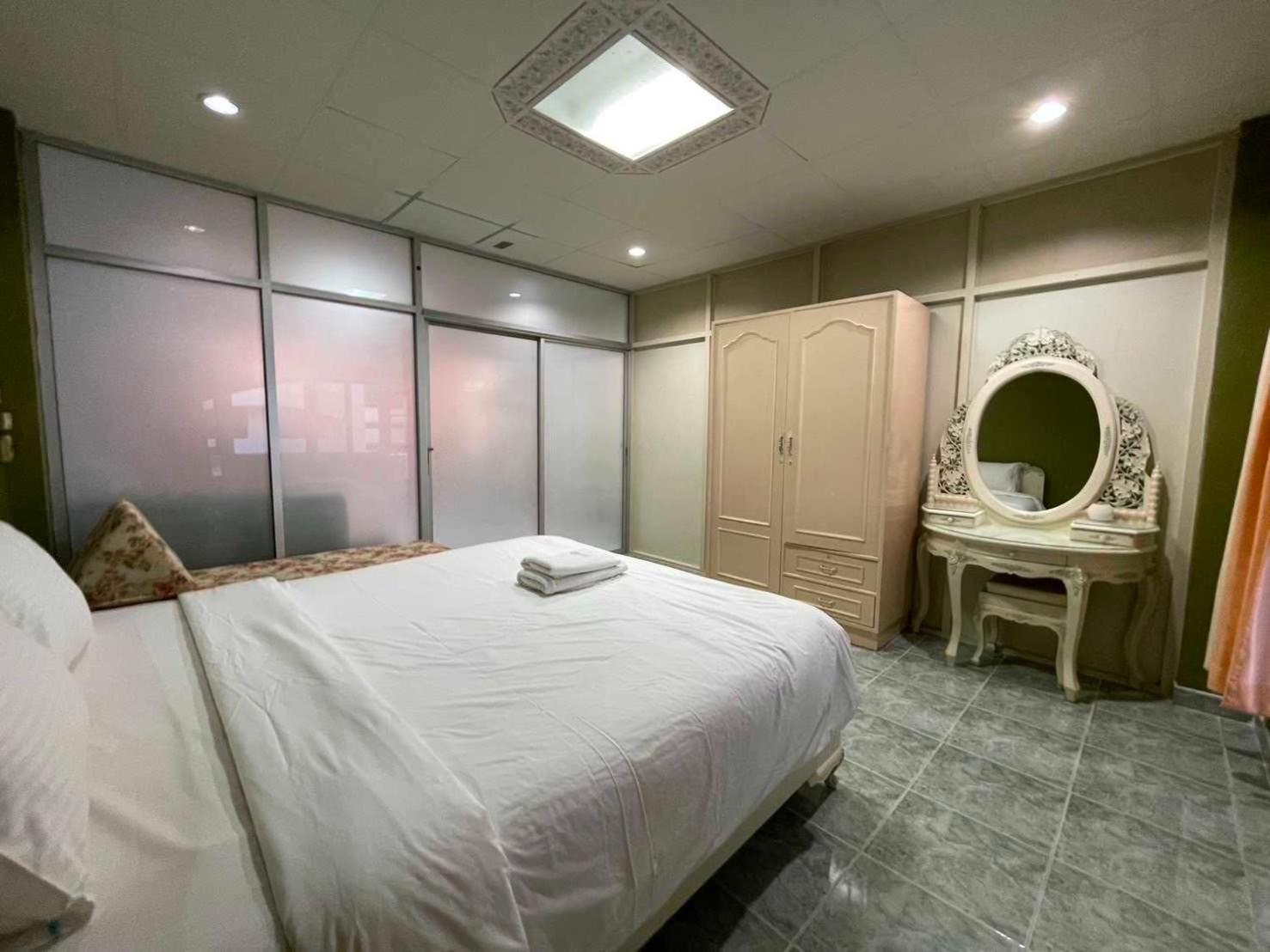 Oyo 75486 Anna Residence Jomtien Ngoại thất bức ảnh